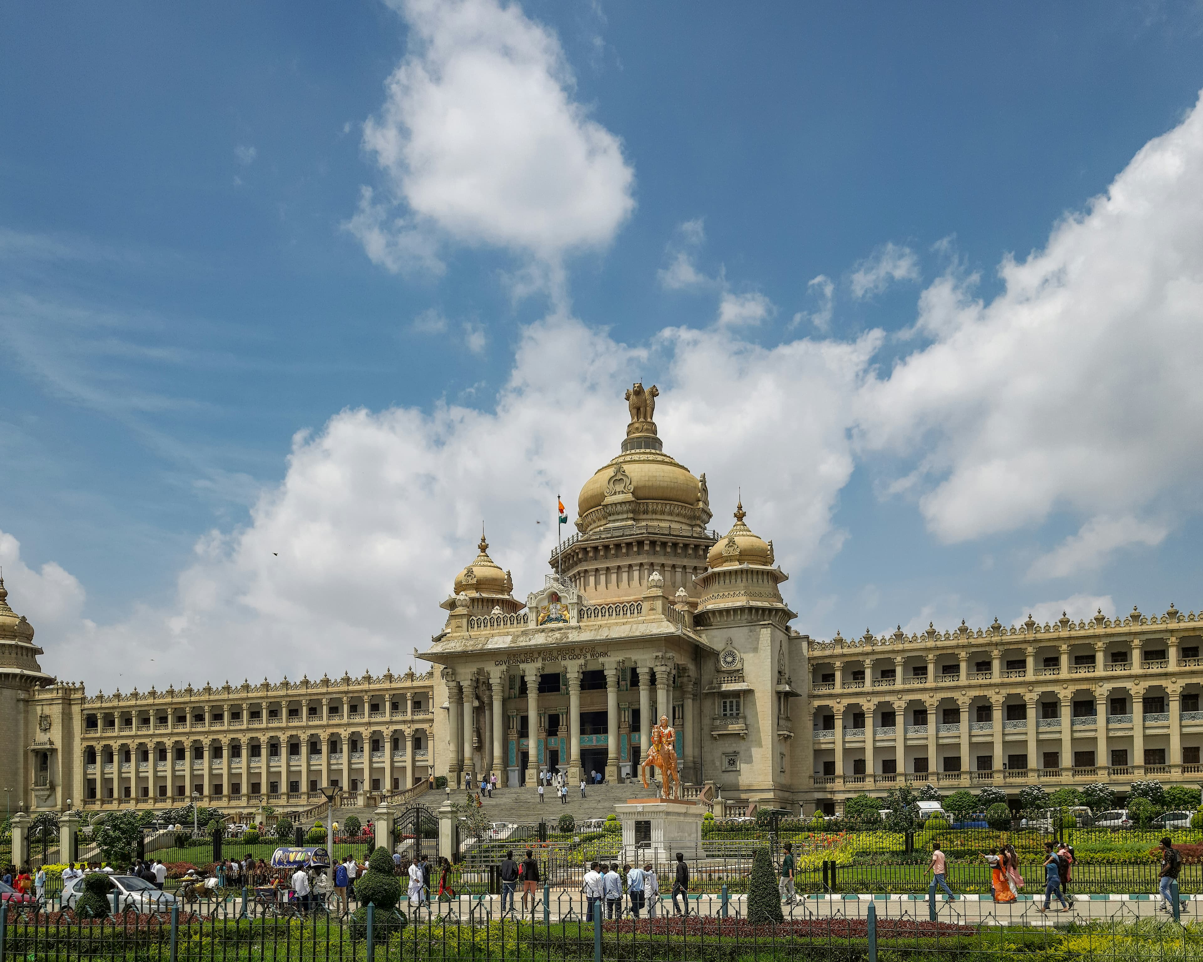 Best restaurants in Bangalore - Discover top dining spots and local cuisine in Bangalore, India