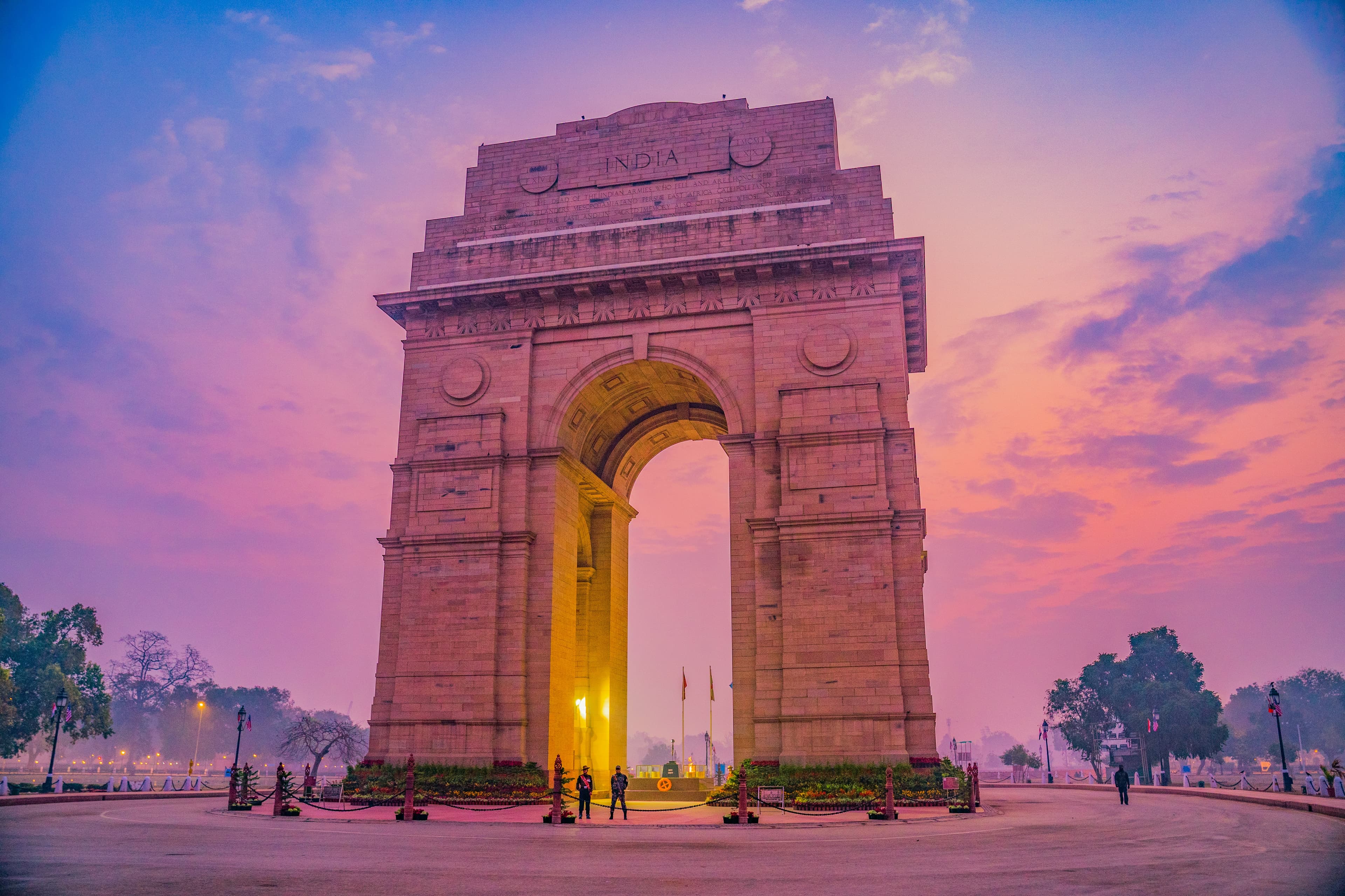 Best restaurants in Delhi - Discover top dining spots and local cuisine in Delhi, India