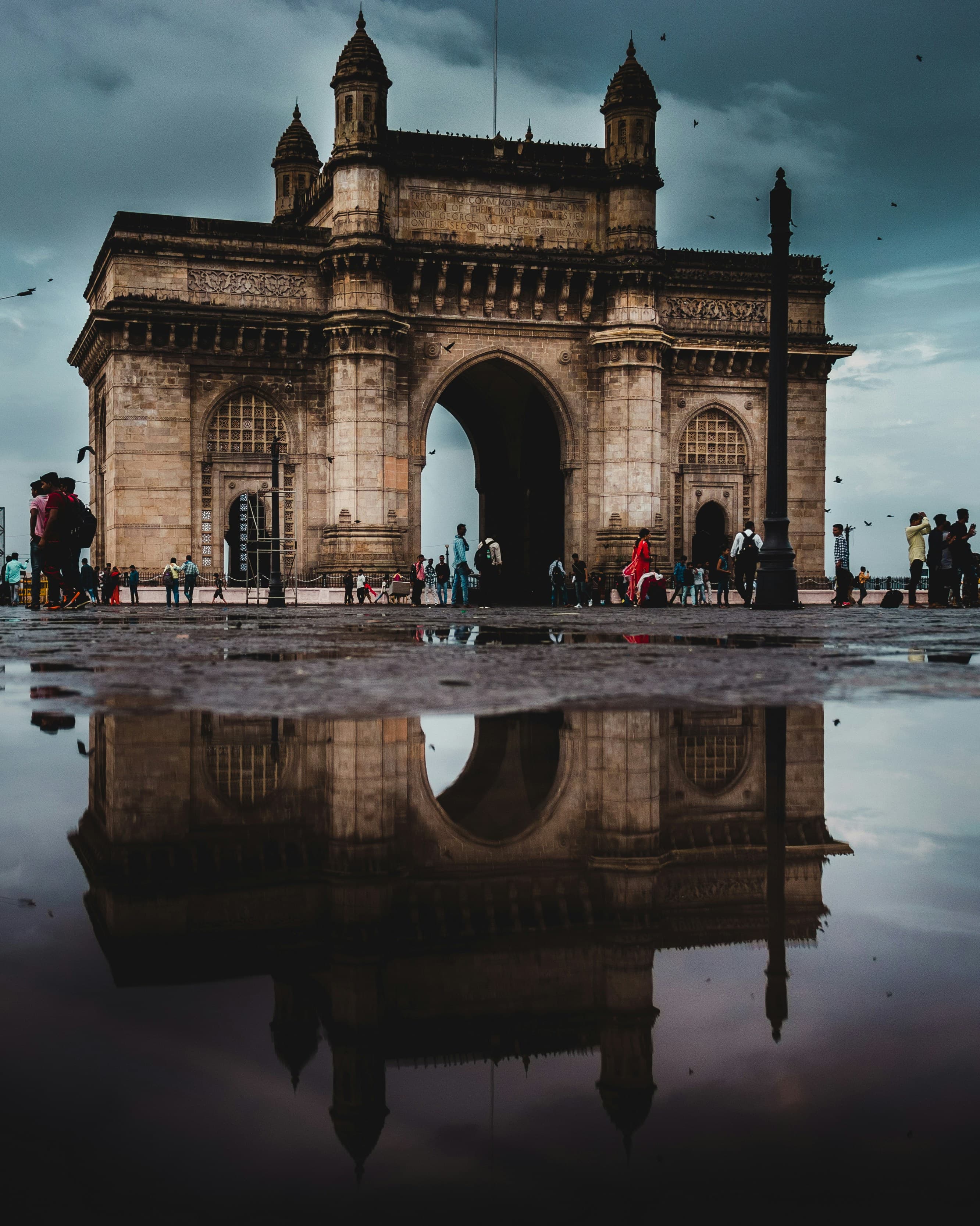 Best restaurants in Mumbai - Discover top dining spots and local cuisine in Mumbai, India