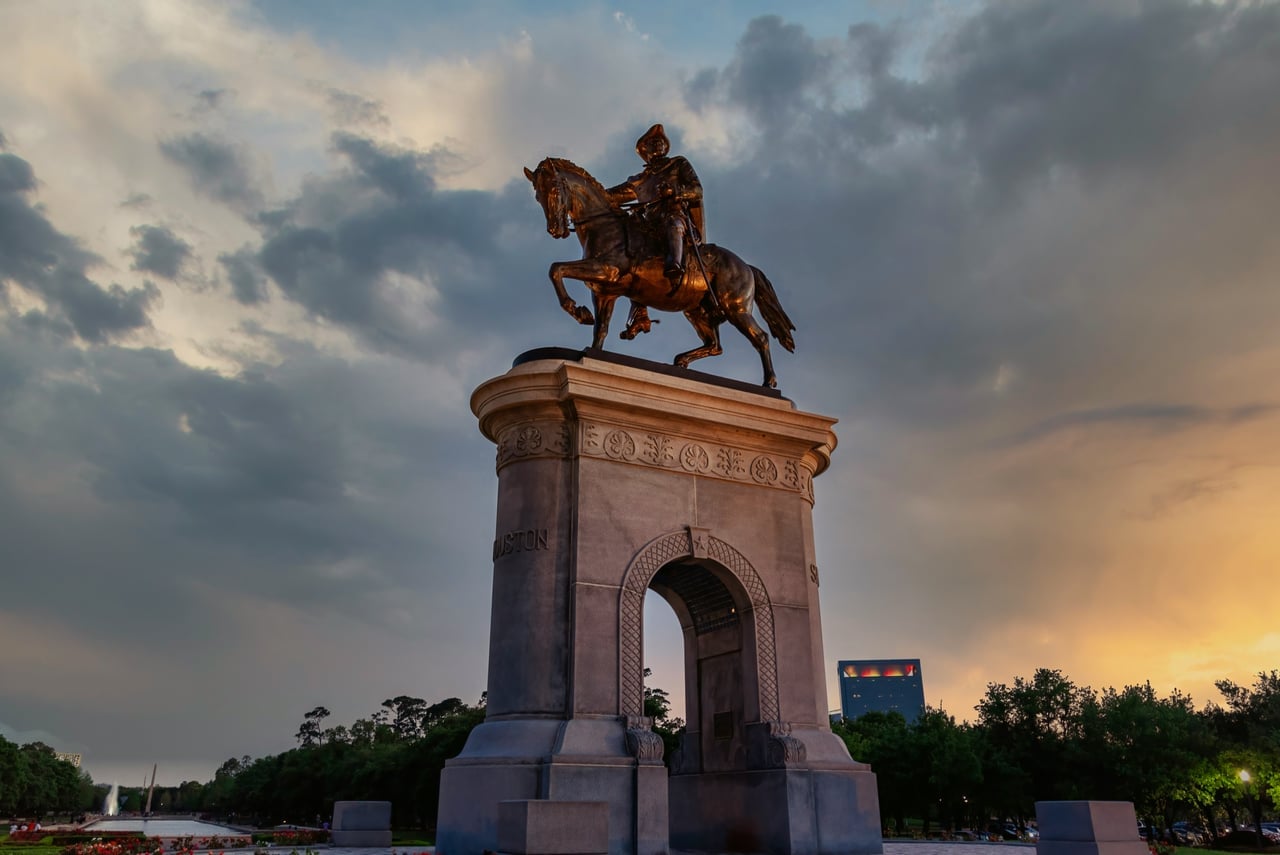 Houston cityscape - Best restaurants and dining guide